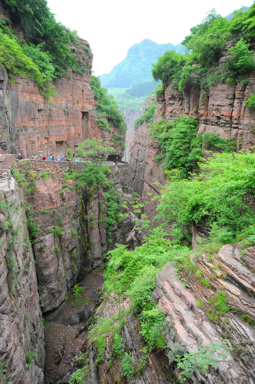 万仙山郭亮村绝壁