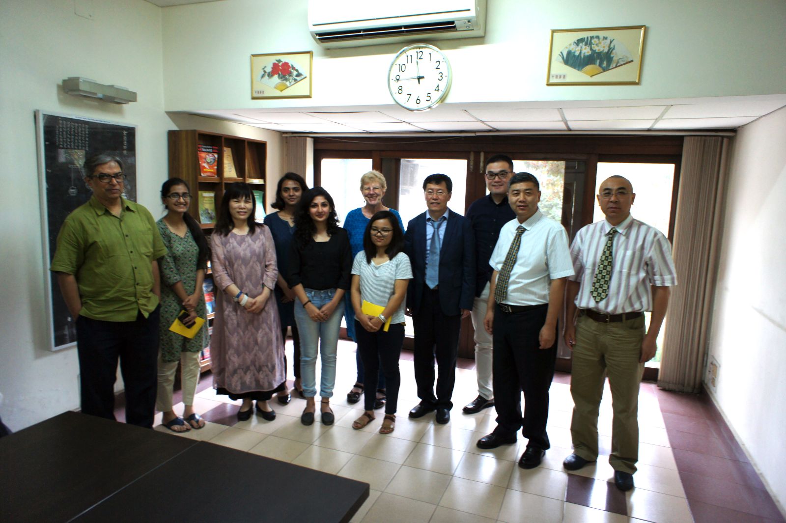 代表团在印度德里中国研究所
